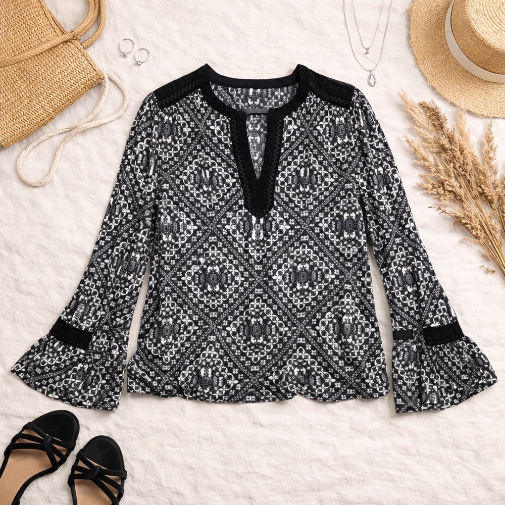 Lucky Brand‎ Black White Geometric Peasant Blouse Size Medium Bell Sleeve